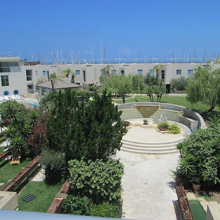 Michelle Suites Herzelia Pituach Екстериор снимка