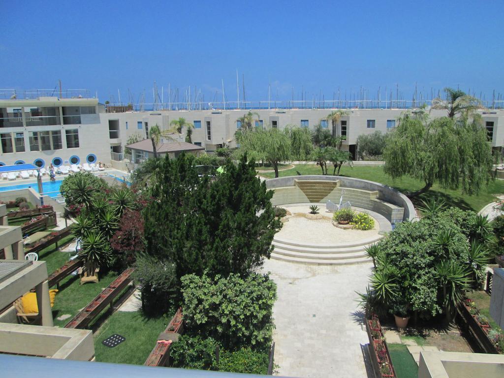 Michelle Suites Herzelia Pituach Екстериор снимка